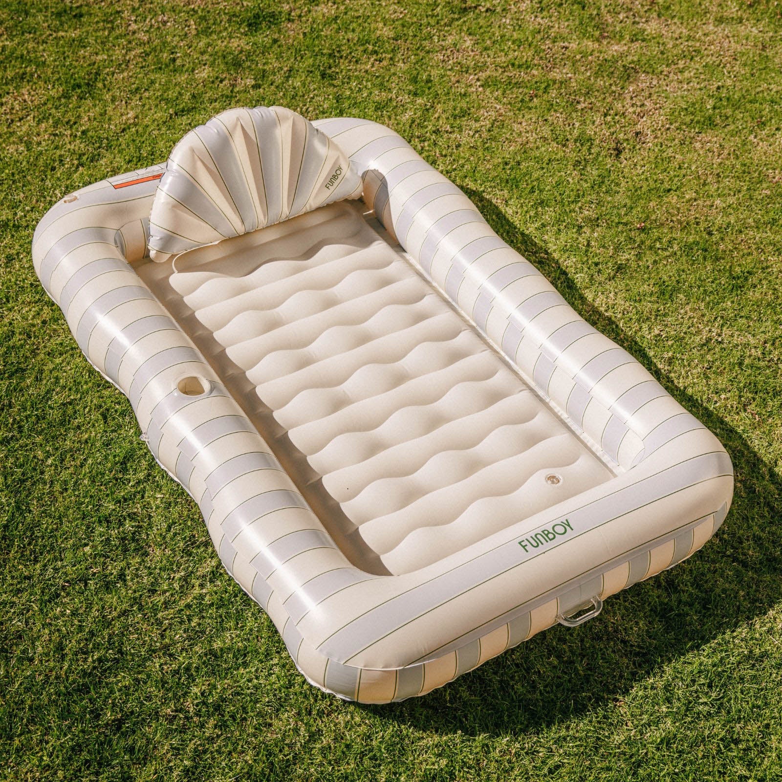 Blue + Green Tanning Bundle. Tanning Lounger + Tube | FUNBOY For Sale