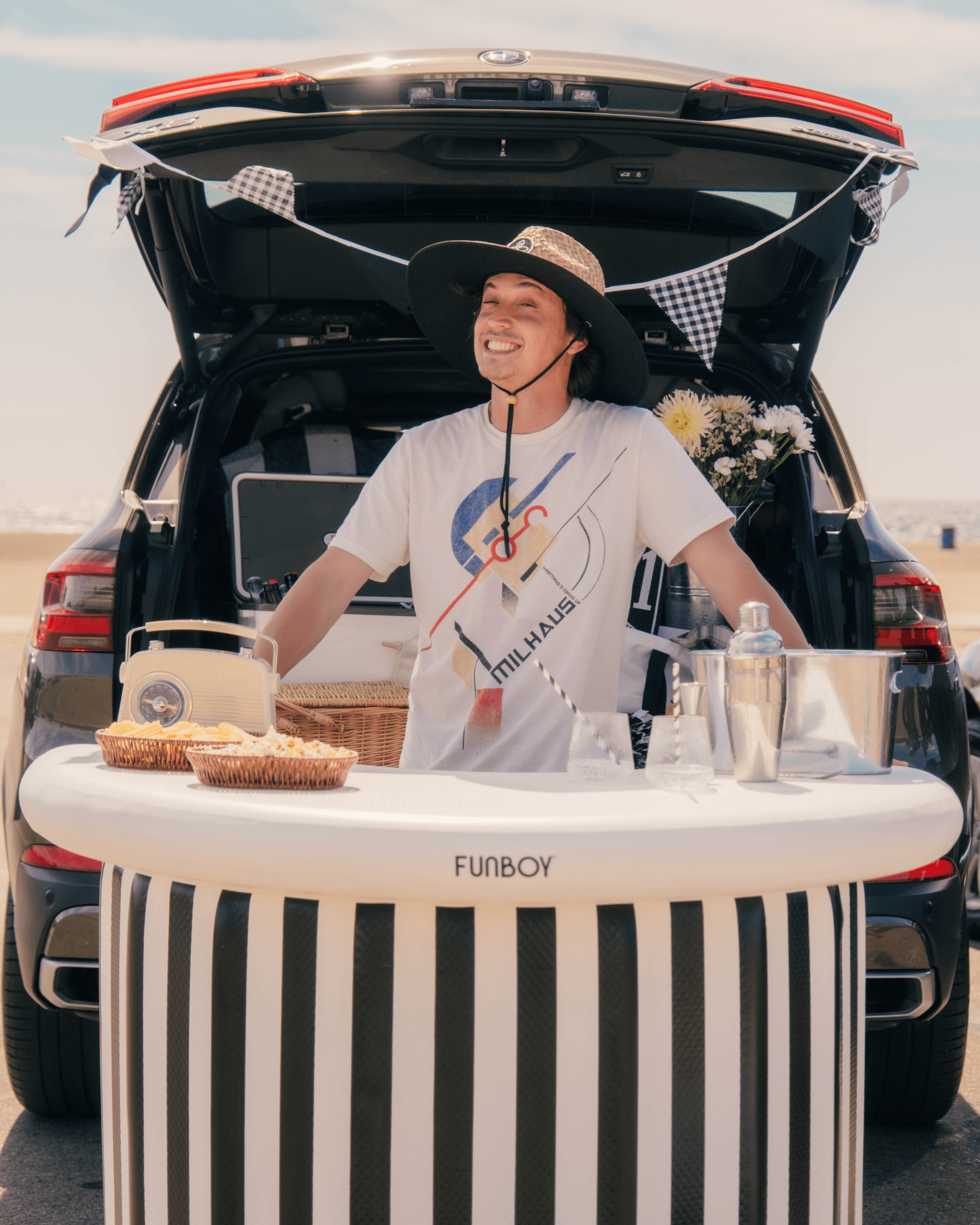 Inflatable Portable Bar perfect for Tailgates, Parties & Halloween | FUNBOY US