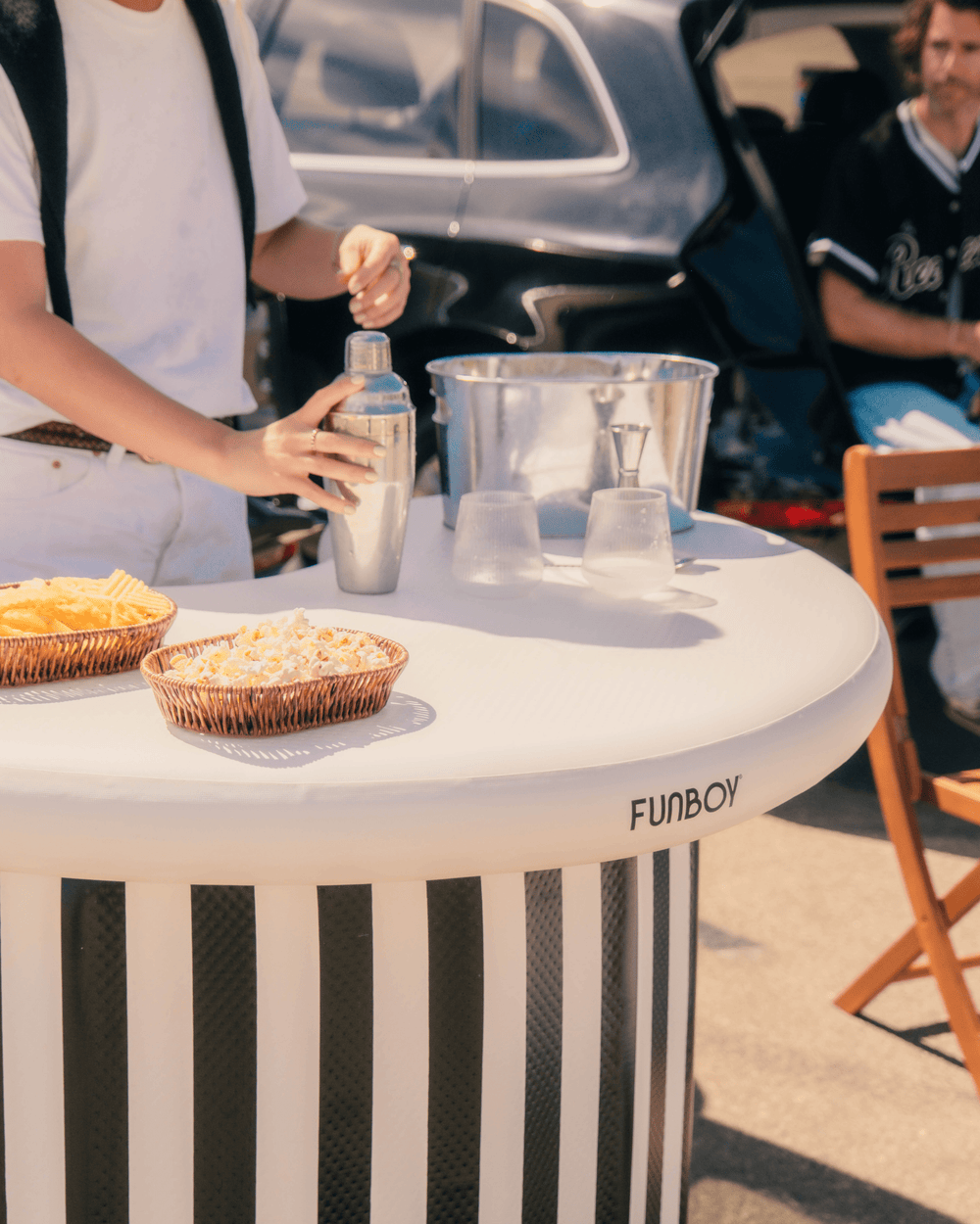 Inflatable Portable Bar perfect for Tailgates, Parties & Halloween | FUNBOY US
